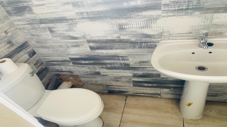 6 Bedroom Property for Sale in Zamdela Free State